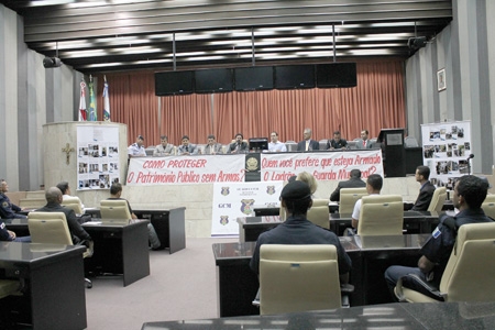 Guarda Civil Municipal de Contagem quer utilizar arma de fogo