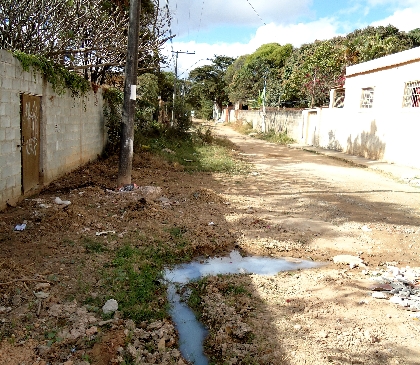 Morador reclama da falta de asfalto no Bairro Chácaras Califórnia 