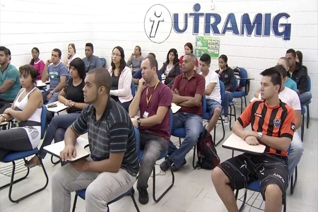 Utramig está com inscrições abertas para 240 bolsas de estudo para cursos profissionalizantes