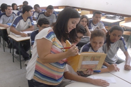 Lei destina 75% dos royalties do petróleo para a educação e 25% para a saúde