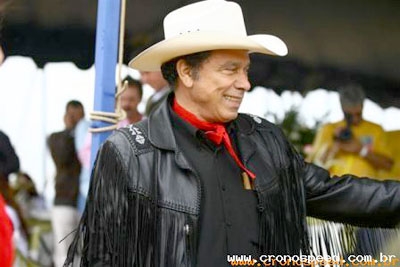 Empresário Beto Carrero morre aos 70 anos em São Paulo.