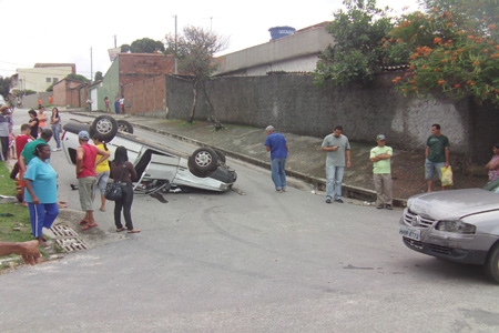 Morador do bairro Funcionários reclama da falta de sinalização na região