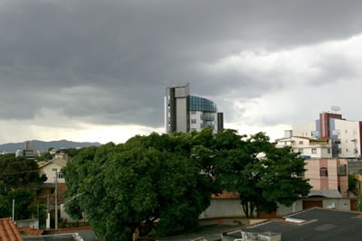 Pancadas de chuvas castigam Contagem.