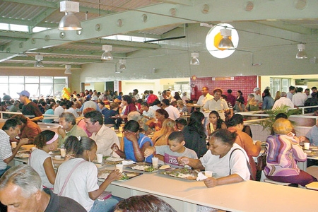 Restaurante Popular de BH está recebendo doações para o Natal