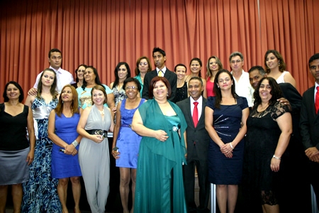 Estudantes do bairro São Luiz festejam formatura