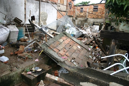 Chuvas causam destruições em Contagem