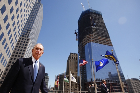 Ex-prefeito de Nova York usa o próprio dinheiro para administrar a cidade