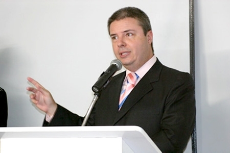 Anastasia vai deixar o governo do Estado no dia 4 de abril