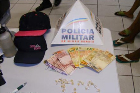 Dois menores são apreendidos durante operação na Vila Marimbondo