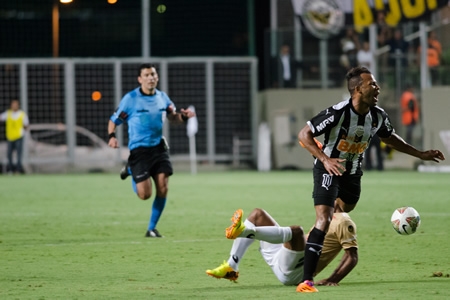 Galo vence com dificuldades, mas segue na Libertadores das Américas