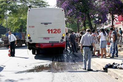 Acidente de moto mata dois na João César.