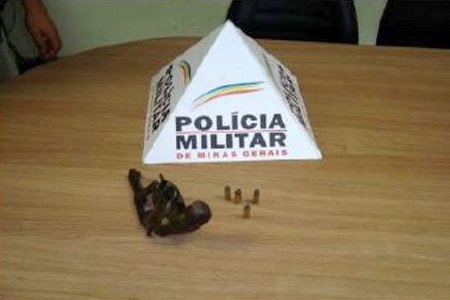  PM prende autores que roubaram carro no bairro Bandeirantes