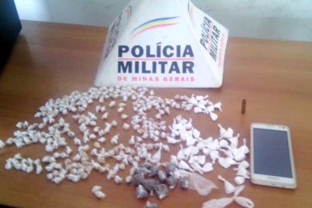 Militares apreendem armas e entorpecentes em bairros de Contagem