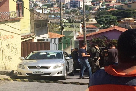 Soldado da PM reage a assalto e atira em ladrão em Contagem