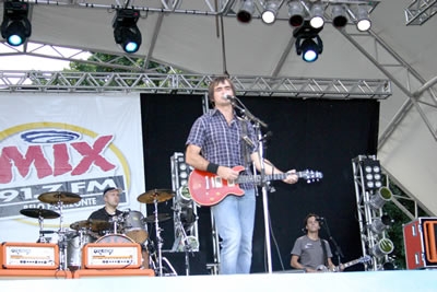Show gratuito leva 17 mil pessoas a Praça da Estação.