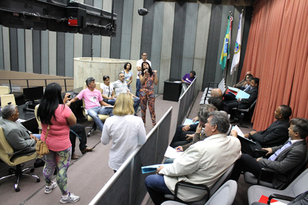 Trabalhadores em educação reivindicam Projetos de Lei Complementar