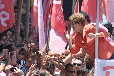 Dilma é reeleita e vence no Norte e Nordeste do país