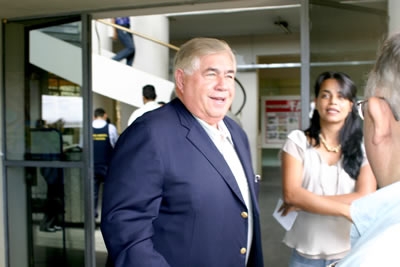 Newton Cardoso visita a Prefeita Marília Campos.