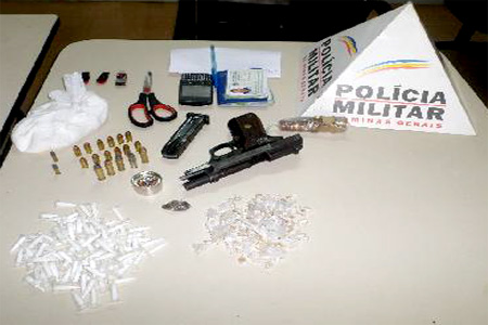 PM apreende drogas e assaltante no bairro Darcy Ribeiro