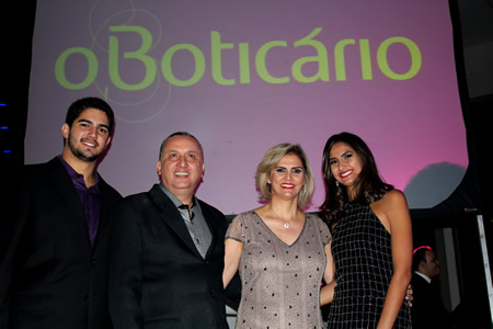 Empresa do franqueado O Boticário Contagem comemora 25 anos