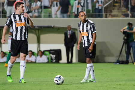 Atlético empata com Figueirense e sobe para a 6ª colocação