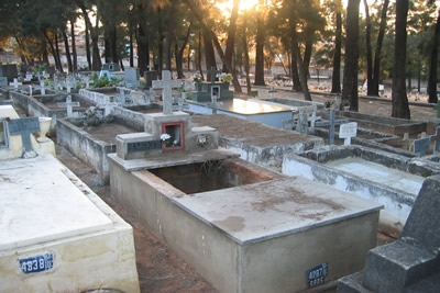 Descaso com os mortos.