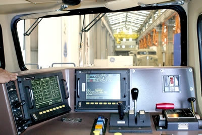 Lula vem a Contagem e inaugura locomotiva fabricada pela GE.