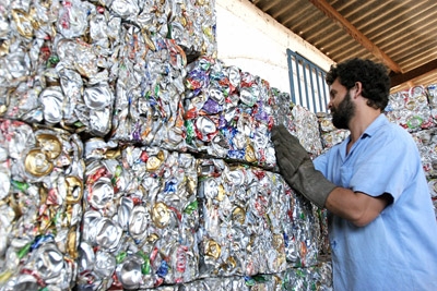 Dia global contra a incineração de resíduos e lixos.