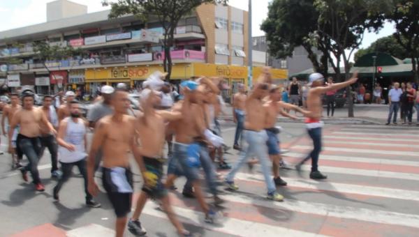 Torcidas de futebol se enfrentam em Contagem