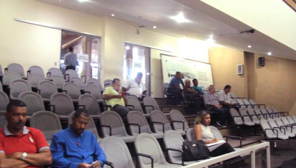Projetos importantes são aprovados sem conhecimento da população