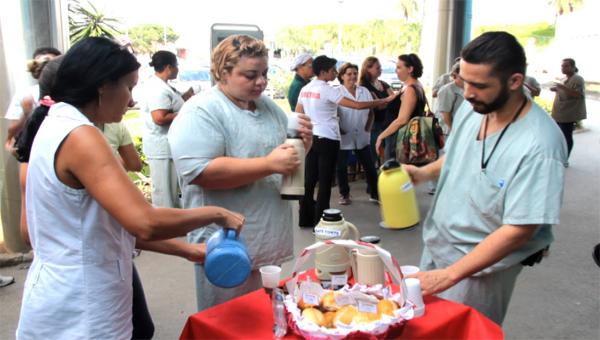 Protesto contra o corte do lanche dos servidores 