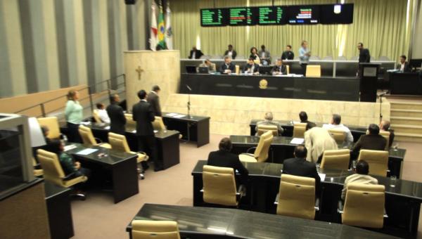 CCJ derruba PL do IPTU e governo lança o Refis