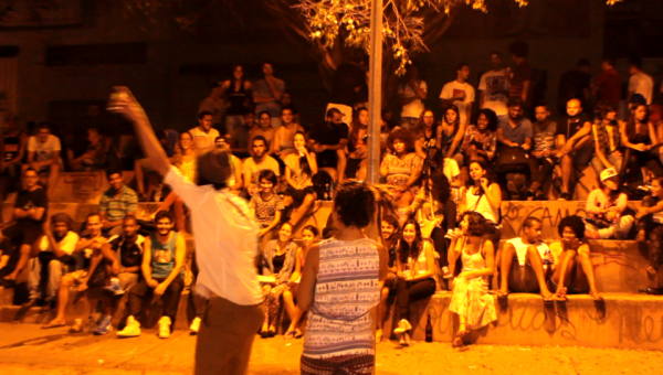 Sarau na praça do Apoema, espaço livre e independente