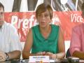 A prefeita reeleita de Contagem fala sobre governo de coalizão e saúde em entrevista coletiva.