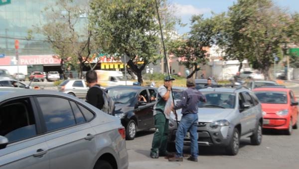 Greve dos caminhoneiros continua afetando o abastecimento