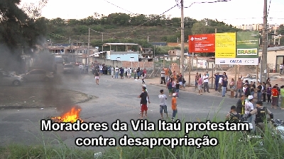 Moradores da Vila Itaú protestam contra desapropriação