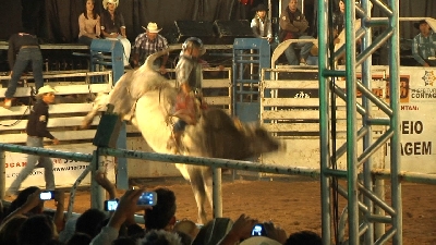 MAIS DE 7 MIL ASSINATURAS PEDEM O FIM DOS RODEIOS EM CONTAGEM 