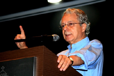 FREI BETTO VEM À CONTAGEM PARTICIPAR DE EVENTO QUE RELEMBRA O GOLPE DE 64
