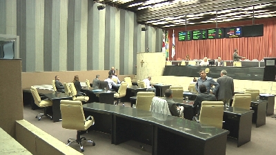 VEREADORES DE CONTAGEM RECLAMAM DA ADMINISTRAÇÃO MUNICIPAL